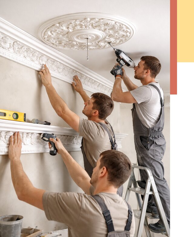 Монтаж лепнины на потолок в Королев от 3327 руб. быстро и недорого | ОТДЕЛОЧНИК-Кор